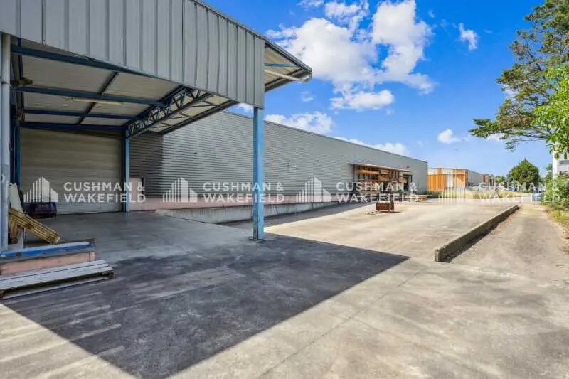 15 Rue D'Anjou, Saint-Quentin-Fallavier à louer - Photo de l’immeuble – Image 3 sur 6