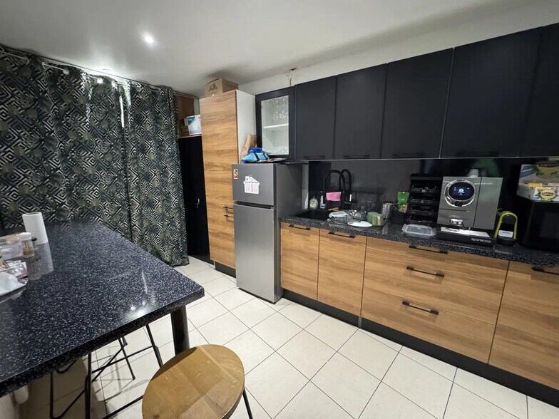 Bureau dans Houilles à louer - Photo intérieure – Image 2 sur 12