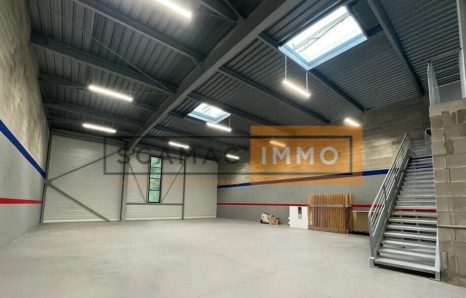 Bureau dans Croissy-Beaubourg à louer - Photo de l’immeuble – Image 1 sur 10