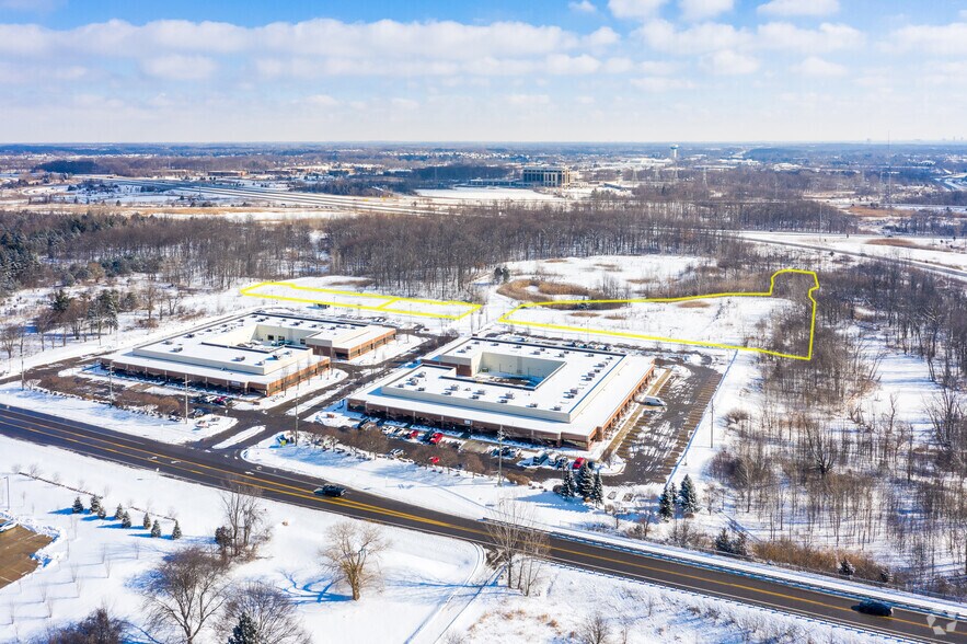 Meadowbrook & 12 Mile Rd, Novi, MI à vendre - Aérien – Image 3 sur 16