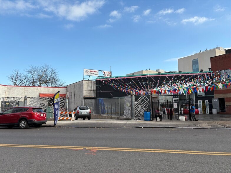 51-23 Northern Blvd, Woodside, NY à louer - Photo de l’immeuble – Image 2 sur 18