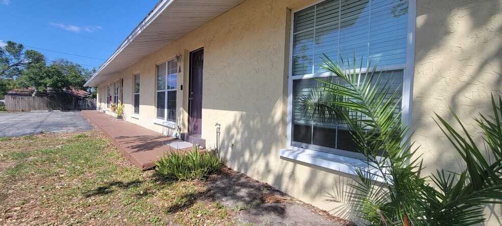 3047 57th Ave N, Saint Petersburg, FL à vendre - Photo de l’immeuble – Image 2 sur 17