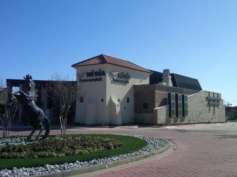 1295 S Main St, Grapevine, TX à vendre - Photo de l’immeuble – Image 1 sur 2