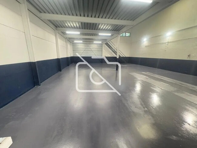 Plus de détails pour Industriel/Logistique à louer