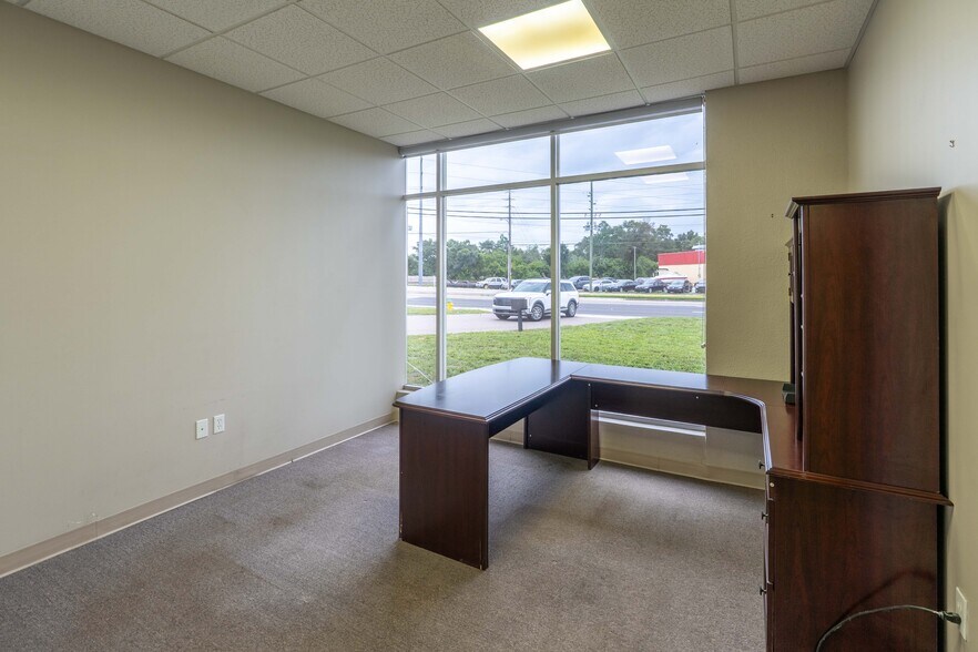 8820 66th St, Pinellas Park, FL à louer - Photo de l’immeuble – Image 3 sur 13