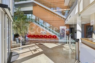 500 Rue Marcel Demonque, Avignon à louer Photo de l’immeuble– Image 2 sur 10