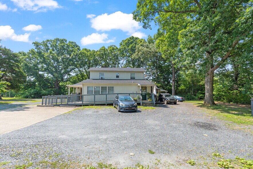 2781 W Bottom Rd, Fork Union, VA à vendre - Photo principale – Image 1 sur 2