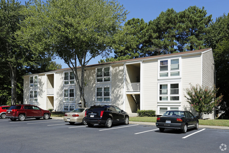 13302 Garden State Dr, Newport News, VA à vendre - Photo principale – Image 1 sur 68