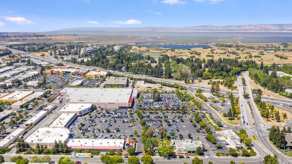 1030 N Rengstorff Ave, Mountain View, CA à louer - Photo de l’immeuble – Image 3 sur 46