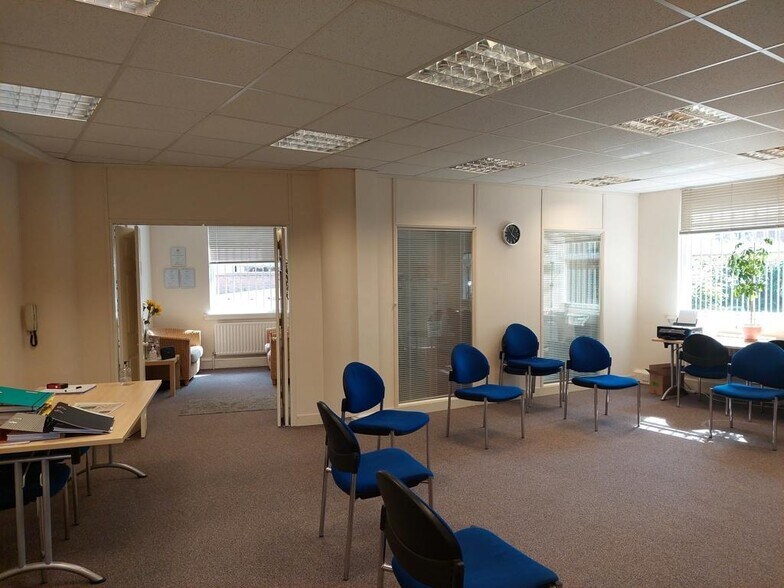 St Philips Courtyard, Birmingham à louer - Photo de l’immeuble – Image 3 sur 28