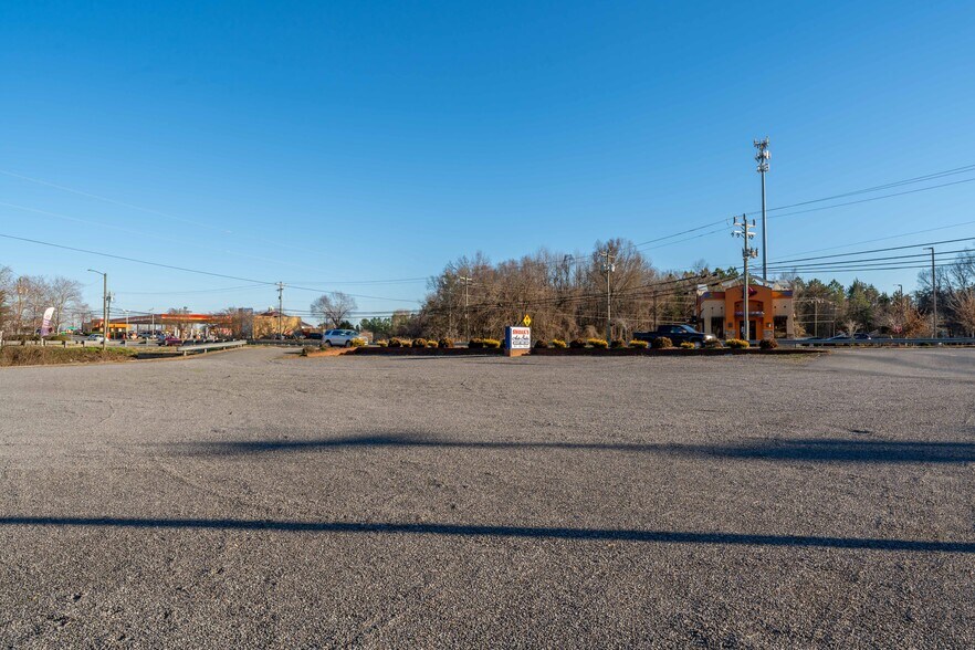 825 Liberty St E, York, SC à vendre - Photo de l’immeuble – Image 3 sur 12