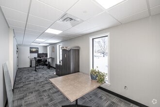 198-202 Benton Dr, East Longmeadow, MA à louer Photo intérieure– Image 2 sur 15