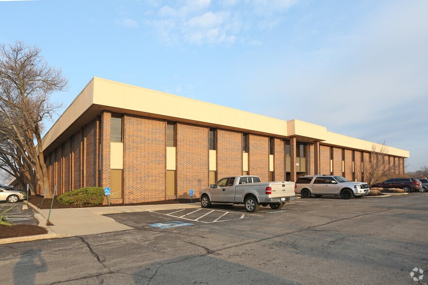 10500 Barkley St, Overland Park, KS à louer - Photo principale – Image 1 sur 16