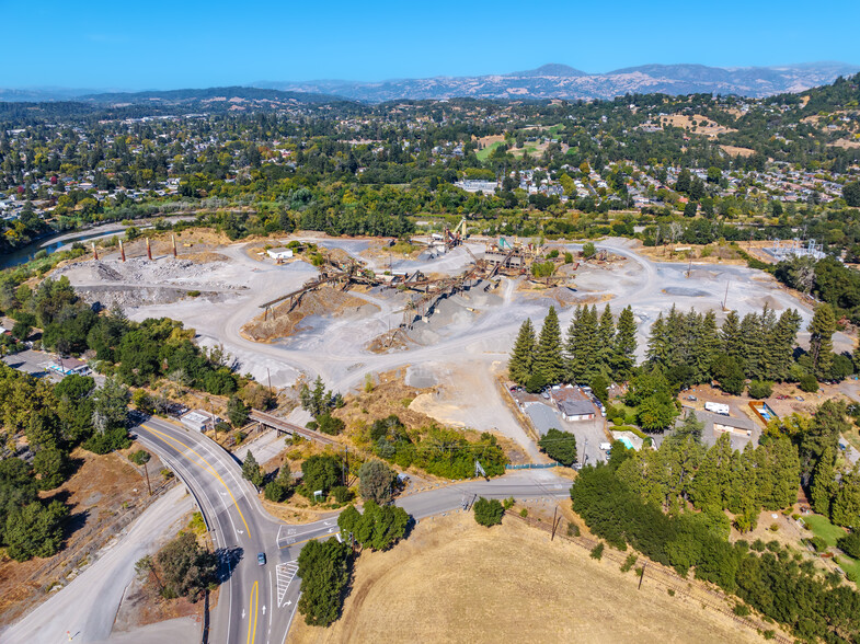 13611 Healdsburg Ave, Healdsburg, CA à louer - Aérien – Image 3 sur 10