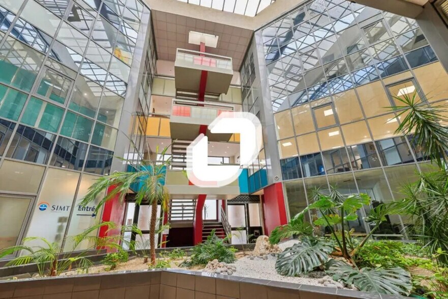 Bureau dans Torcy à louer - Photo de l’immeuble – Image 3 sur 13