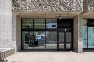 6677 W Santa Monica Blvd, Los Angeles, CA à louer Photo de l’immeuble– Image 2 sur 18