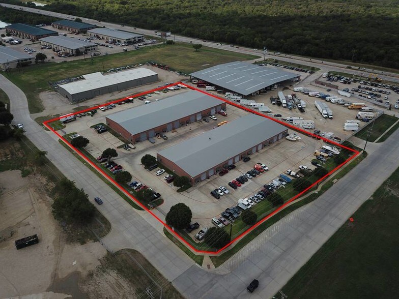 1671 Riverview Dr, Lewisville, TX à louer - Photo principale – Image 1 sur 3