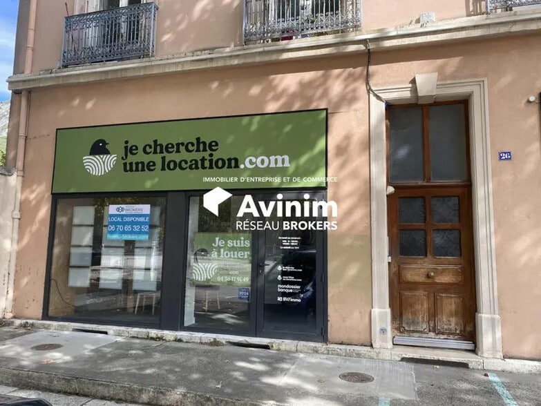Local commercial dans Grenoble à louer - Photo de l’immeuble – Image 1 sur 7