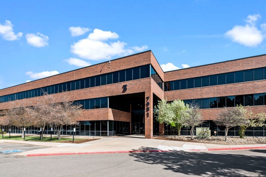 7951 E Maplewood Ave, Greenwood Village, CO à louer - Photo principale – Image 1 sur 11