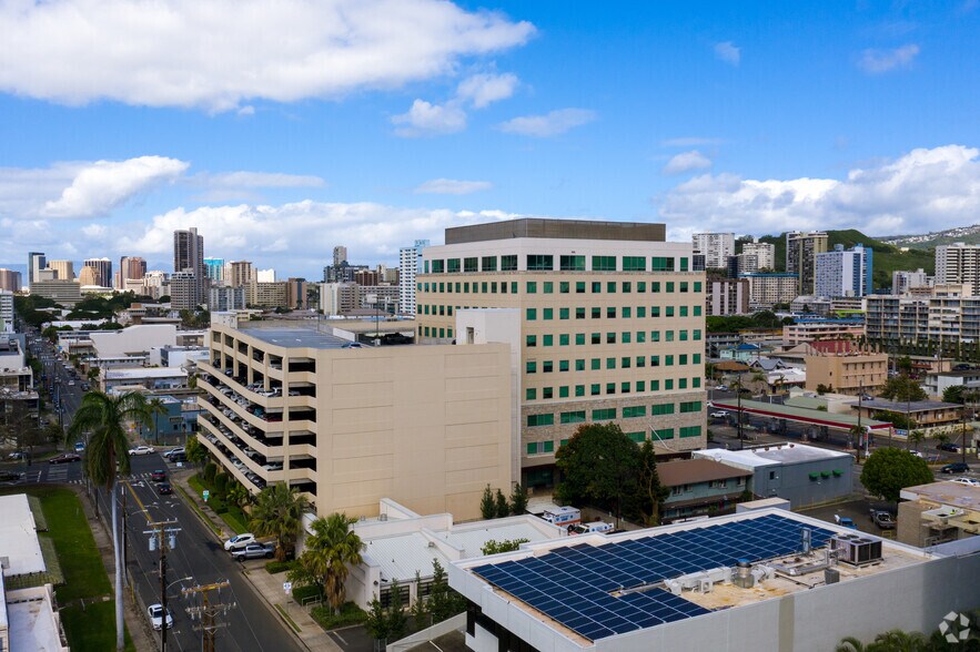 1401 S Beretania St, Honolulu, HI à louer - Photo de l’immeuble – Image 2 sur 18