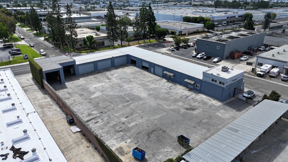 1631 E Wilshire Ave, Santa Ana, CA à vendre - Photo de l’immeuble – Image 3 sur 7