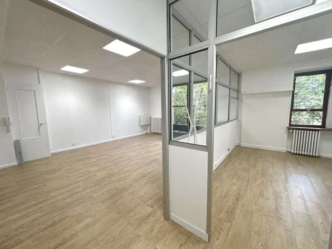 Bureau dans Paris à louer Photo de l’immeuble– Image 1 sur 6