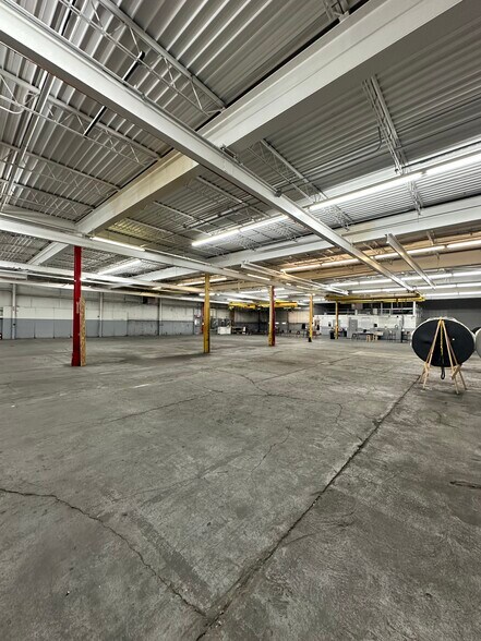 33220-33250 Lakeland Blvd, Eastlake, OH à louer - Photo de l’immeuble – Image 3 sur 12