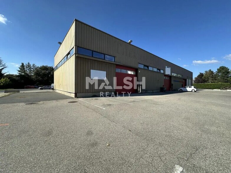 Local d’activités dans Trévoux à louer - Photo de l’immeuble – Image 1 sur 9