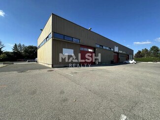 Plus de détails pour Local d'activités à louer