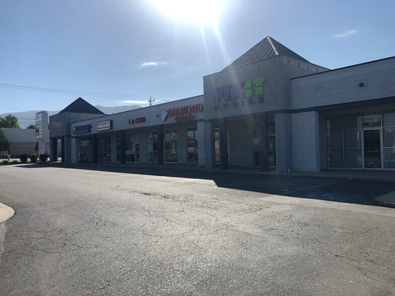 701-721 N Main St, Layton, UT à louer - Photo de l’immeuble – Image 3 sur 6