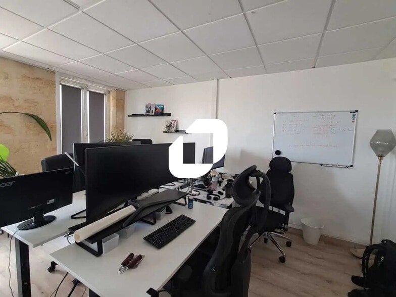 Bureau dans Bordeaux à louer - Photo de l’immeuble – Image 3 sur 7