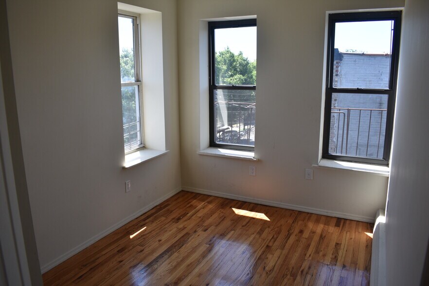1108 Blake Ave, Brooklyn, NY à vendre - Photo de l’immeuble – Image 3 sur 11