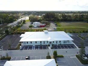 1111 SE Indian St, Stuart, FL à louer Aérien– Image 1 sur 1