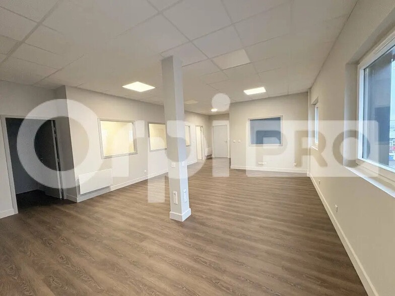 Bureau dans Arras à louer - Photo de l’immeuble – Image 1 sur 15