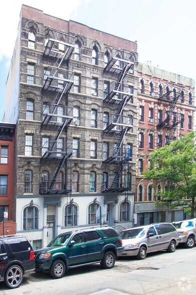 307 E 109th St, New York, NY à louer - Photo principale – Image 1 sur 3