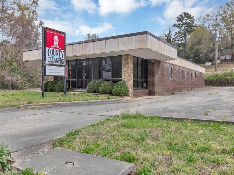 225 SE Branchview Dr, Concord, NC à vendre - Photo de l’immeuble – Image 3 sur 20