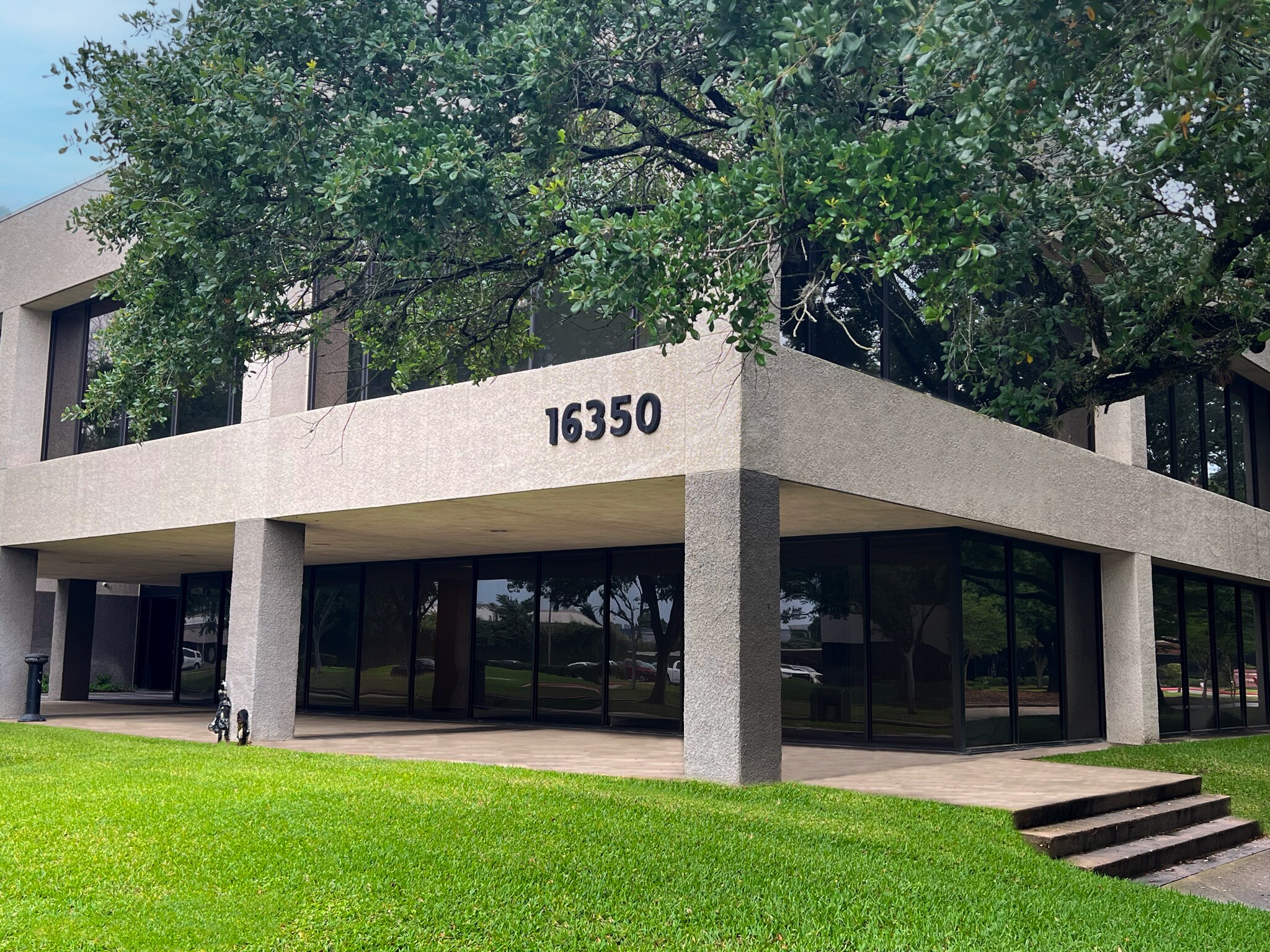 16350 Park Ten Place Dr, Houston, TX à louer Photo principale– Image 1 sur 8