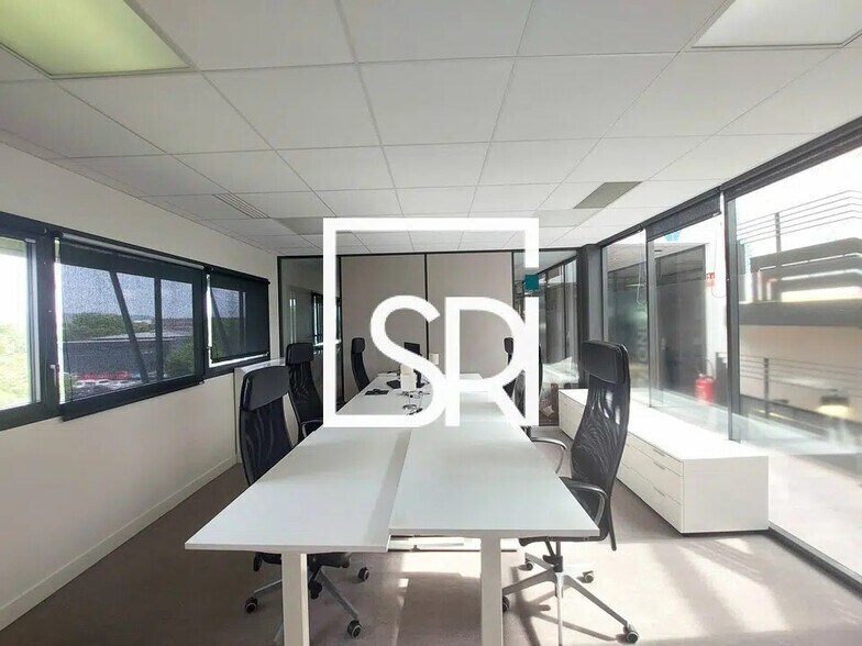 Bureau dans Clermont-Ferrand à louer - Photo de l’immeuble – Image 2 sur 12