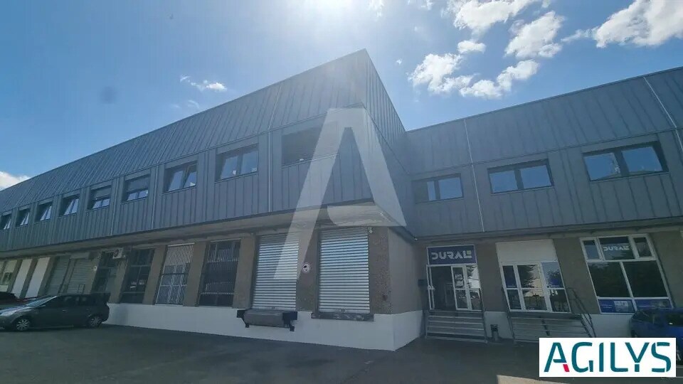 Local d’activités dans Courtaboeuf à louer - Photo de l’immeuble – Image 3 sur 6