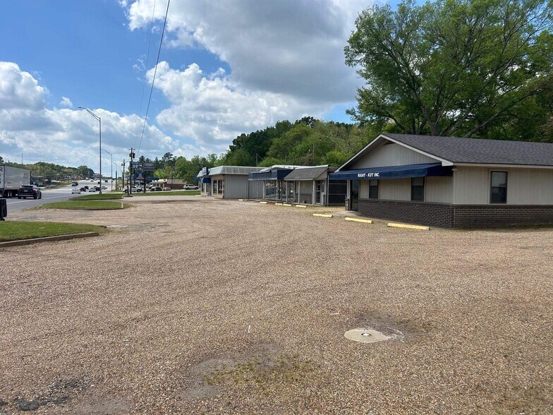 903 E End Blvd S, Marshall, TX à vendre - Photo principale – Image 1 sur 3