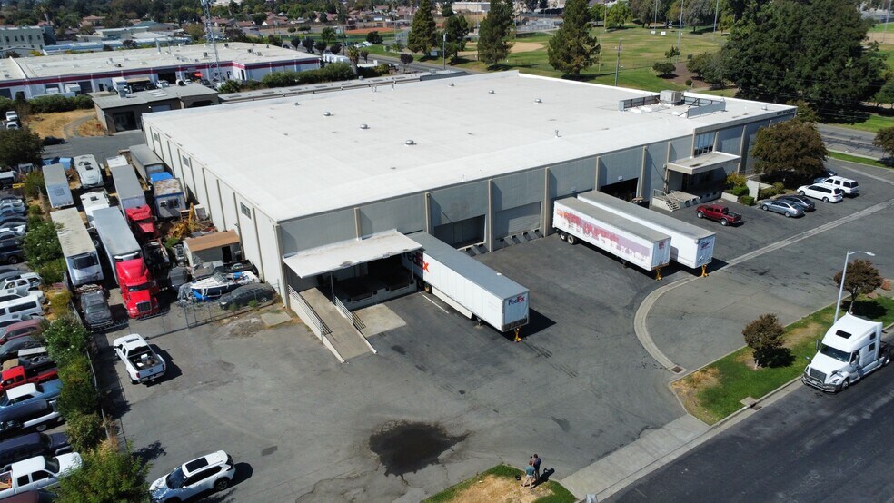 1801 Woolner Ave, Fairfield, CA à vendre - Photo de l’immeuble – Image 3 sur 13