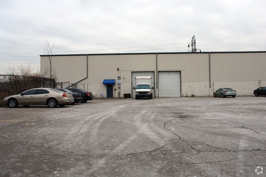 17930 E 14 Mile Rd, Fraser, MI à vendre - Photo de l’immeuble – Image 3 sur 3