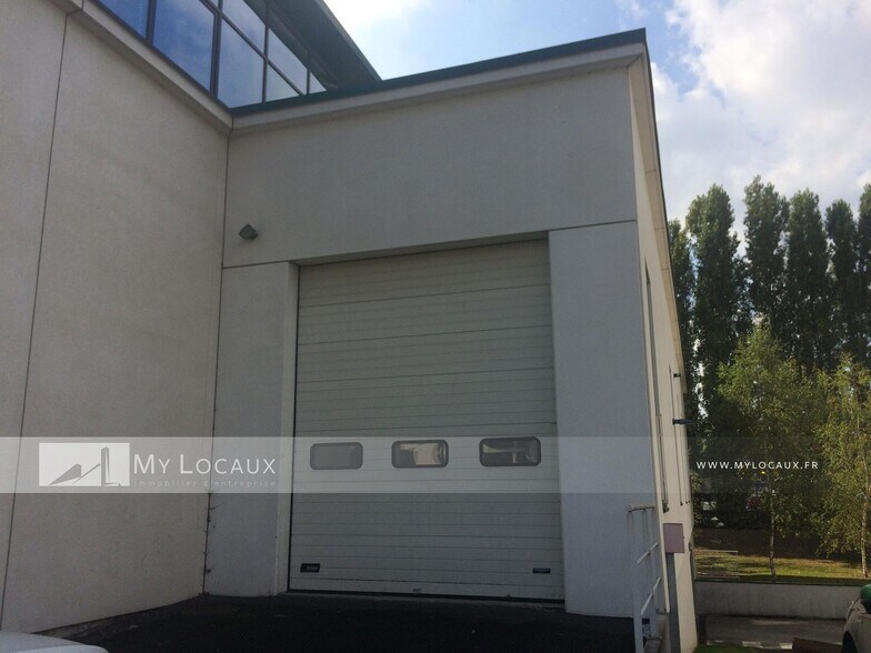 Local d’activités dans Villeneuve-La-Garenne à louer - Photo de l’immeuble – Image 2 sur 6