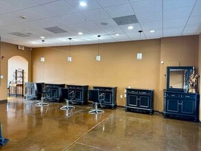 3966 Bristol Hwy, Johnson City, TN à vendre Photo intérieure– Image 2 sur 7