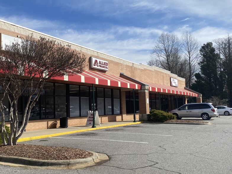 1540-1550 E Broad St, Statesville, NC à louer - Photo de l’immeuble – Image 2 sur 4