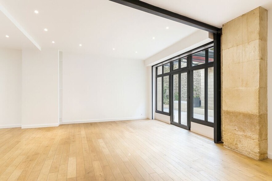 5 Rue Cyrano De Bergerac, Paris à louer - Photo de l’immeuble – Image 3 sur 10