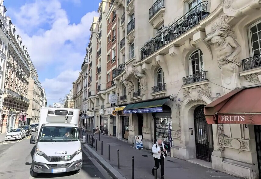Local commercial dans Paris à louer - Photo de l’immeuble – Image 3 sur 3