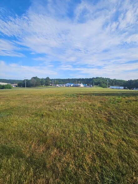 Suedberg Road and Anspach Drive, Pine Grove, PA à louer - Photo de l’immeuble – Image 3 sur 8