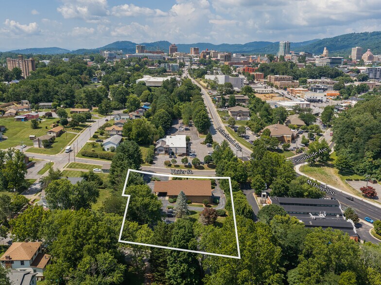 60 Phifer St, Asheville, NC à vendre - Photo de l’immeuble – Image 2 sur 48