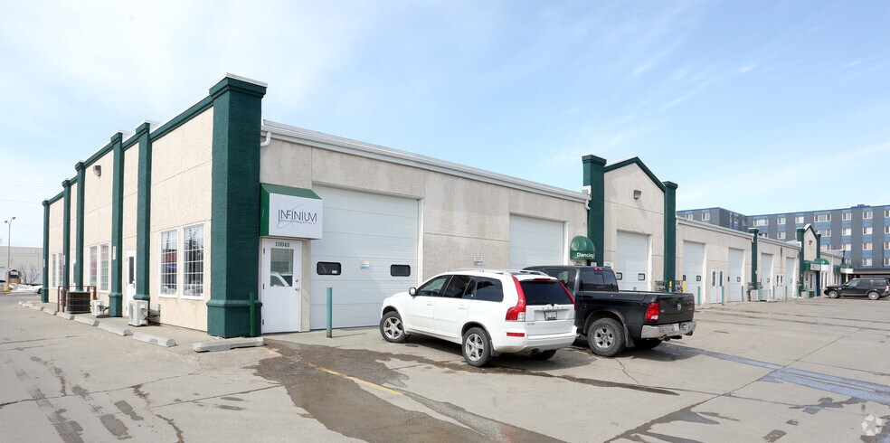10059-10085 166th St, Edmonton, AB à vendre - Photo de l’immeuble – Image 2 sur 7
